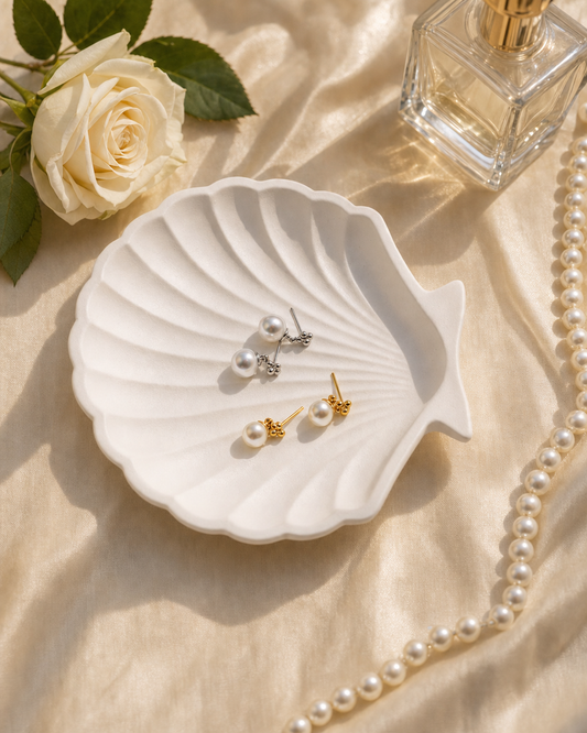 Pearl Earrings Guide: How to Choose the Right Pair for Your Style