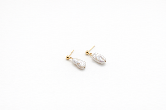 Everyday Baroque Pearl Drop Studs