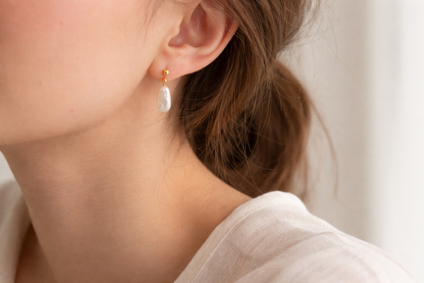 Everyday Baroque Pearl Drop Studs