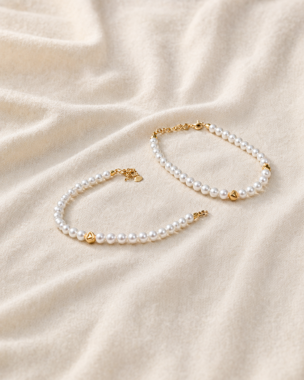 Gold Heart & Pearl Strand — Mom & Daughter Matching (4:5)