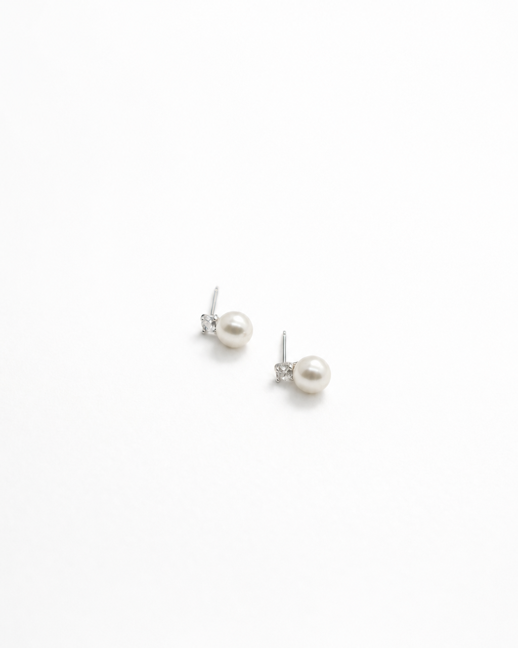 Everyday Pearl Stud Earrings (4:5)