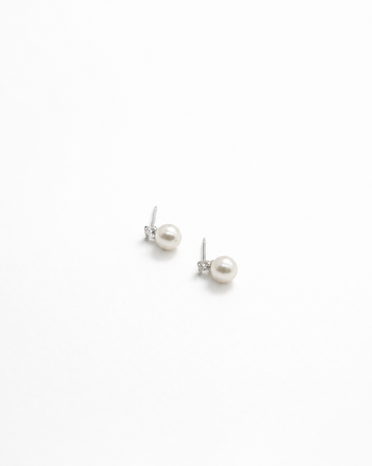 Everyday Pearl Stud Earrings (4:5)