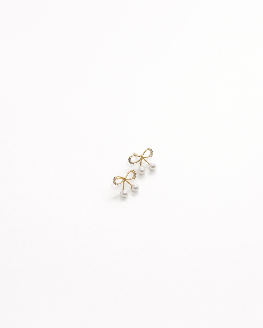 Bow Pearl Stud Earrings (4:5)