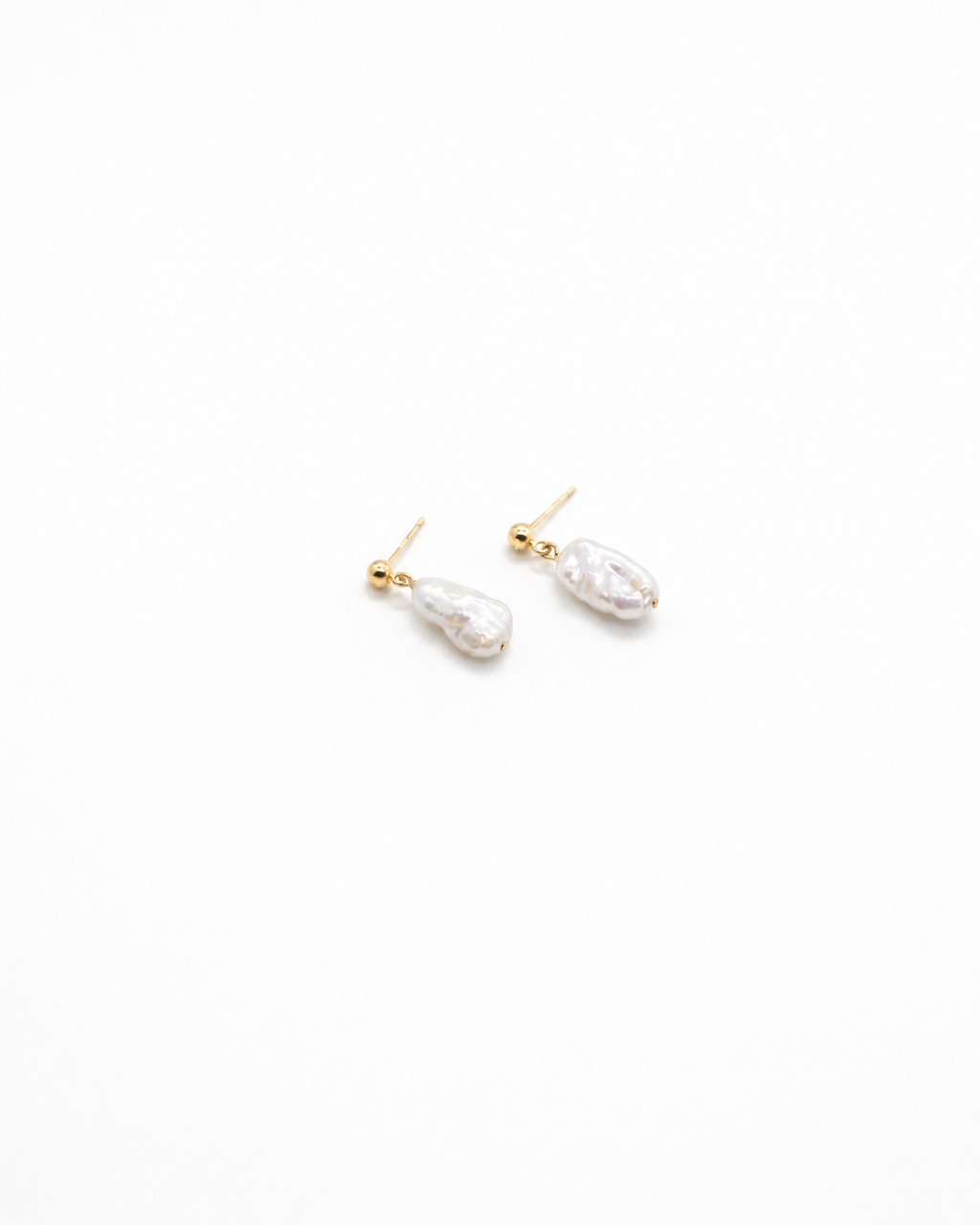 Everyday Baroque Pearl Drop Studs (4:5)