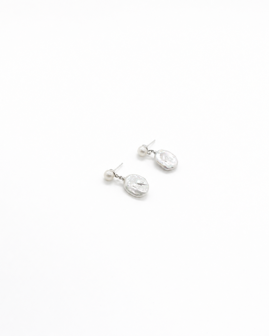 Round and Baroque Pearl Earrings (4:5)