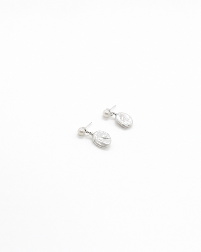 Round and Baroque Pearl Earrings (4:5)