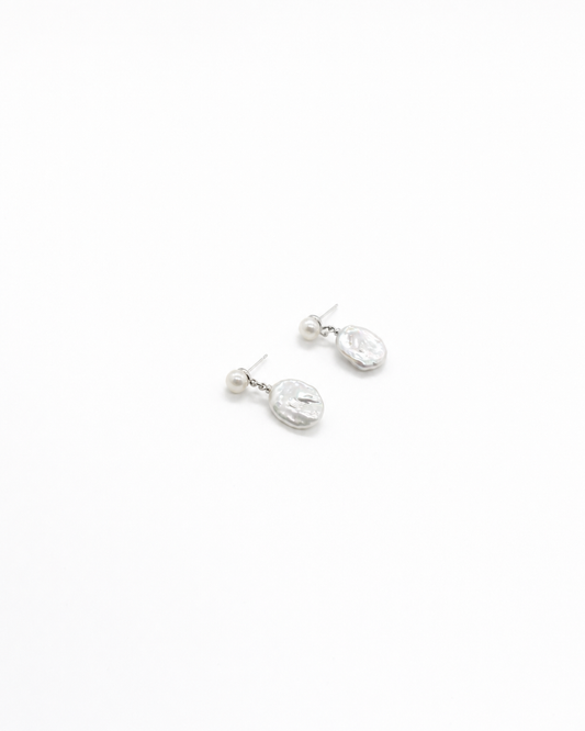Round and Baroque Pearl Earrings (4:5)
