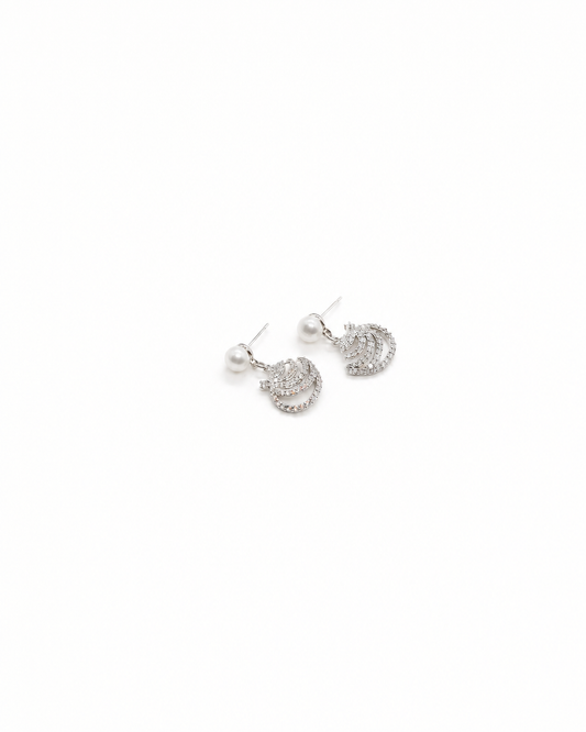 Pearl Fan Drop Earrings (4:5)