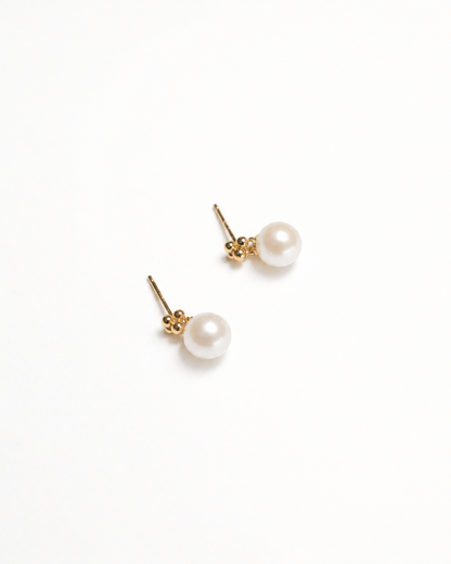 Soft Murmur Pearl Studs (Gold or Silver) (4:5)