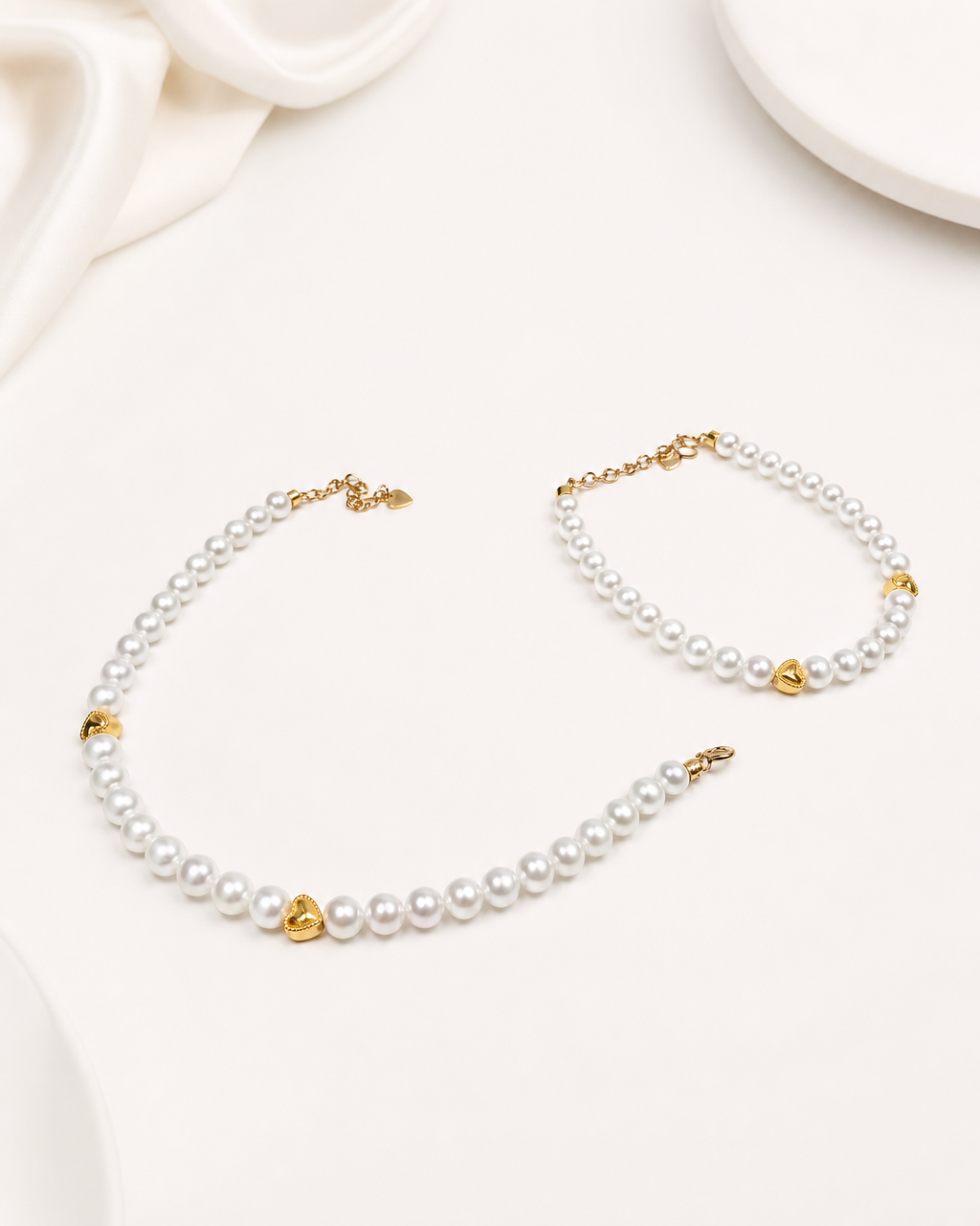 Gold Heart & Pearl Strand — Mom & Daughter Matching (4:5)