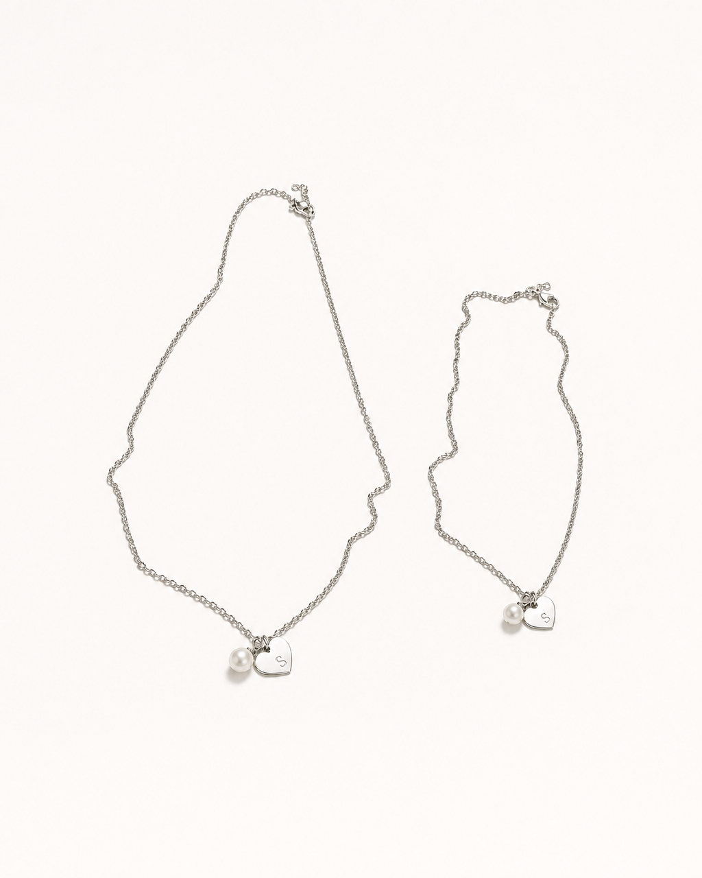 The Little Heart Pendant — Mom & Daughter Matching (4:5)
