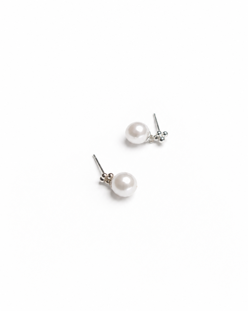 Soft Murmur Pearl Studs (Gold or Silver) (4:5)