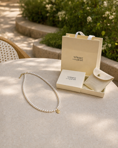 Little Medallion Necklace — Mom & Daughter Matching (4:5)
